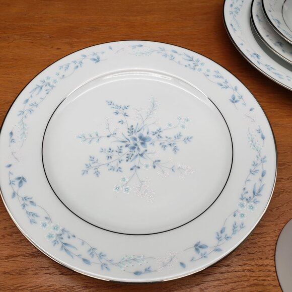 Noritake Carolyn 2693 Fine China Set for 2 – Luncheon, Bread, Cup & Saucer - Picture 9 of 15